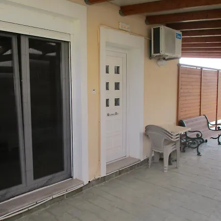 Oktana Apartment Kourouta